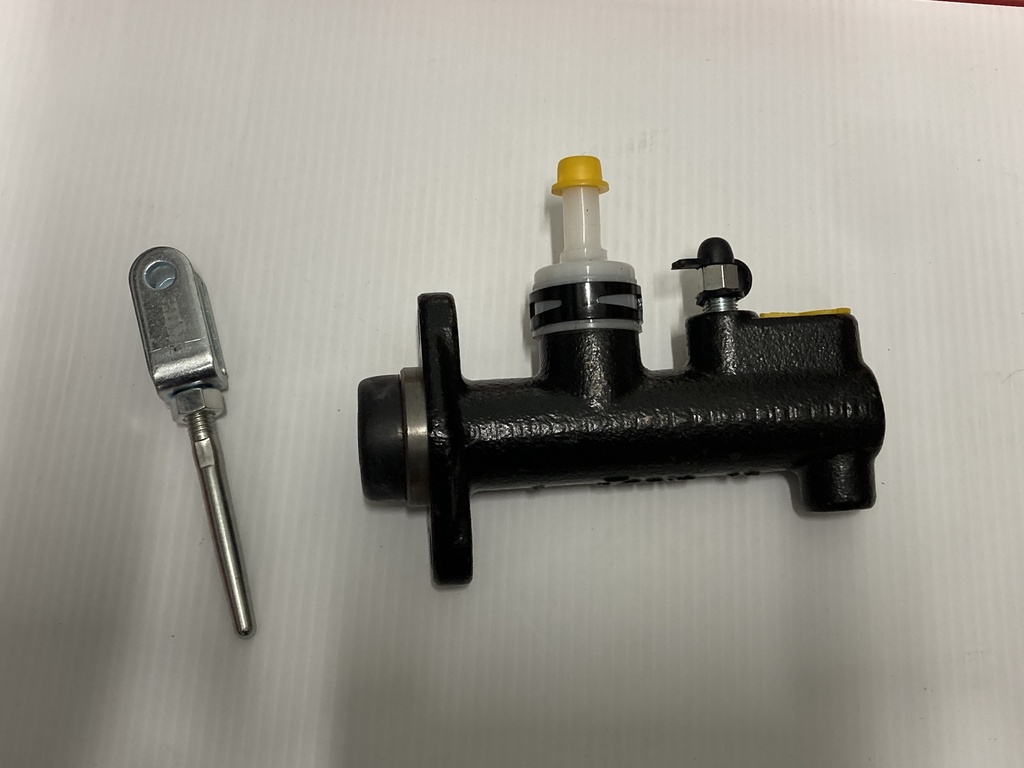 MASTER CYLINDER (FOR DRY BRAKES)